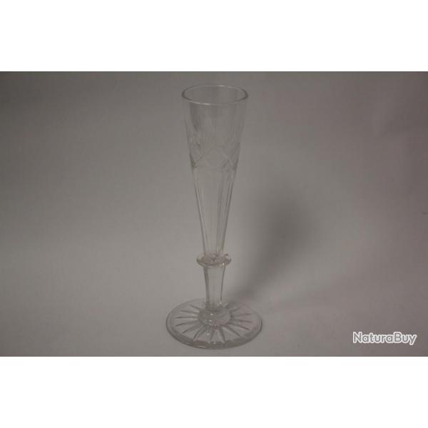 Flte  champagne cristal taill XIXe sicle