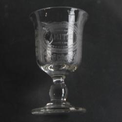 Ancien Verre à pied gravé Amitié