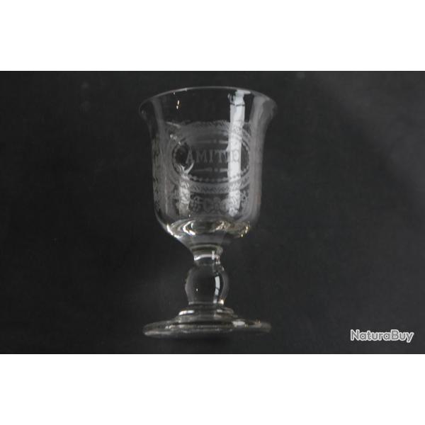 Ancien Verre  pied grav Amiti