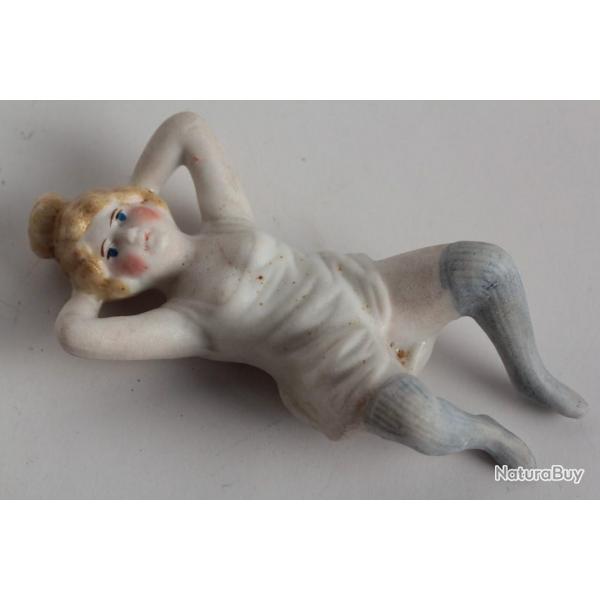 Flacon  parfum porcelaine biscuit Pisseuse