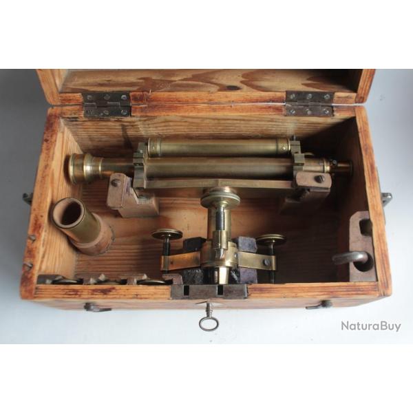 Ancien thodolite d'arpenteur niveau lunette Kern & Cie Aarau Suisse
