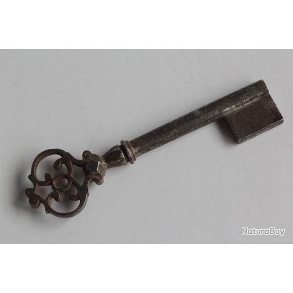 Ancienne Clef fer forg