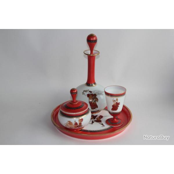 Service de nuit opaline style trusque XIXe sicle Napolon III