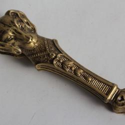 Ancien casse noix noisettes figuratif Chien