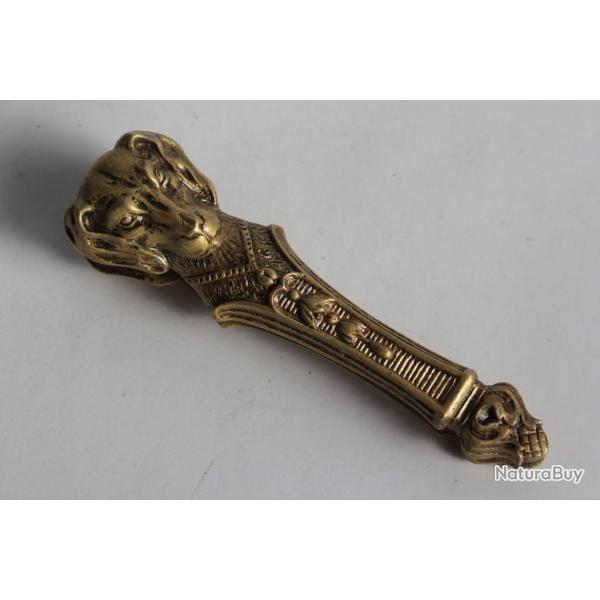 Ancien casse noix noisettes figuratif Chien