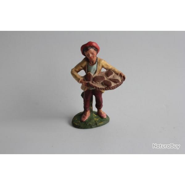 Figurine vintage Composition garon portant un panier Italie