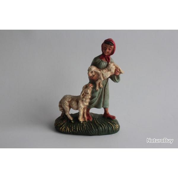 Figurine vintage Composition fille avec ses agneaux Italie