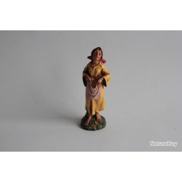 Figurine vintage Composition femme portant du linge Italie