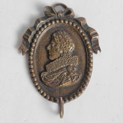 Médaillon Porte montre de gousset Louis XIII