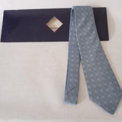 Cravate soie PIAGET montres horlogerie mode