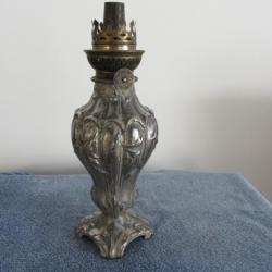 Lampe à pétrole bronze argenté du 19eme siècle