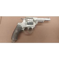 REVOLVER REGLEMENTAIRE 1873 CALIBRE 11.73 DATE DE 1884 MANUFACTURE DE ST ETIENNE EN PARFAIT ETAT.