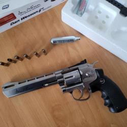Revolver Dan Wesson 6'' + accessoires + carton