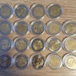 Lot de 70 pièces de 2 euros