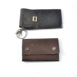 Lot x 2 petites pochettes en cuir porte clés, années 1900 - 1950. Vintage collection