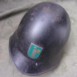 casque militaire suisse insigne hache