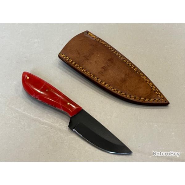 Couteau  dpecer noir forg 20cm marbr rouge