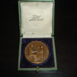 Médaille en bronze décernée par l'éducation nationale