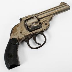 REVOLVER H&R CAL 32 S&W