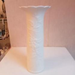 vase ancien en porcelaine signé Kaiser hauteur 24 cm