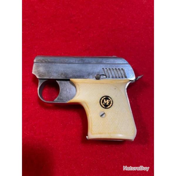 Pistolet de starter, Manufrance, calibre 6 mm  blanc.