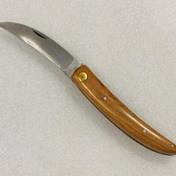 Couteau de poche Le Paysan avec son manche en bois de teck.