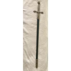 épée de parade, avec fourreau, lame de 68cm, très bon état.