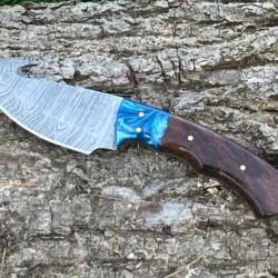 Couteau à dépecer/bushcraft avec crochet damas forgé LLF 21cm bleu