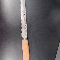 WUSAKI - DAMAS - COUTEAU À PAIN Couteau à pain - Série damas - Lame 200mm - Manche Olivier