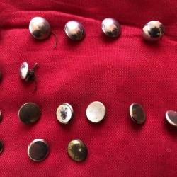 lot 16 boutons d'uniforme de CAVALERIE française années 1940 à 1960, cheval, char ABC, fer ou chrome