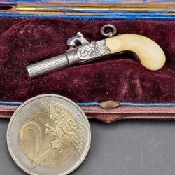 MINUSCULE PISTOLET DE VOYAGE à BALLE FORCEE de BIJOUTIER vers 1850 CALIBRE 1mm - FRANCE XIXè France 