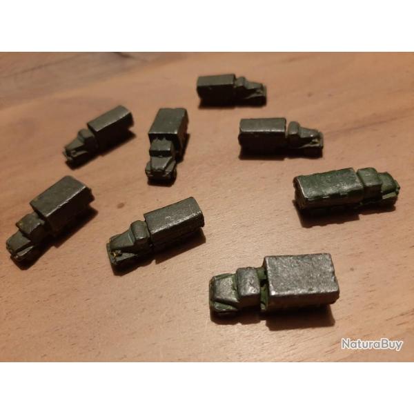 Rarissime ! 8 camions militaires miniatures pour carte tat majore US ou Allemands, plomb kaki.