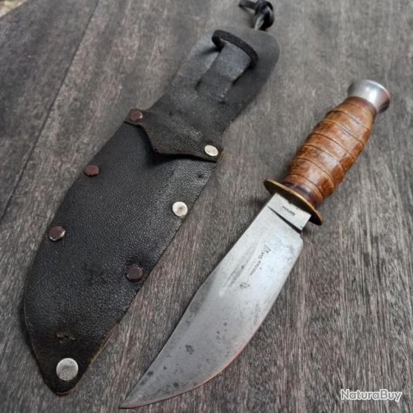 Ancien  Couteau SABATIER avec tui en cuir Manche en Bois