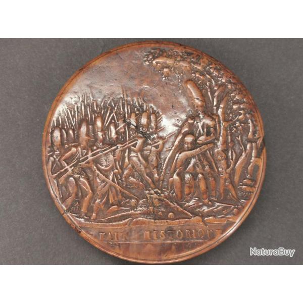 TAABTIERE EN BOIS COMPRESSE SCULPTEE DE FAIT HISTORIQUE - FRANCE XIX Collection France Trs bon  XI