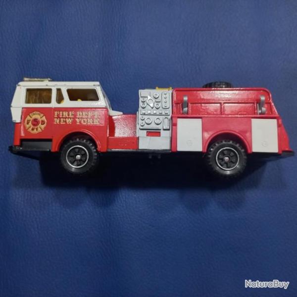 miniature camion pompier  USA   pompe  incendie  1/47