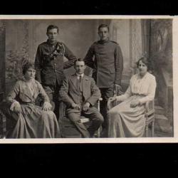soldats britanniques et famille genre carte photos éventuellement coloniaux