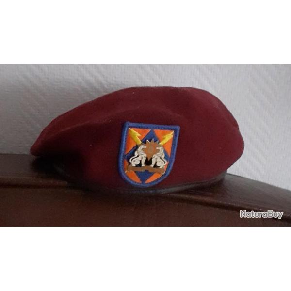 BERET ROUGE  USA  insigne UTMOST OF OUR ABILITY..35 TH SIGNAL BRIGADE UNIT CREST