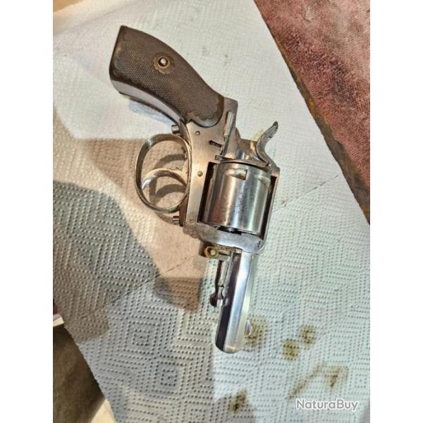 Revolver type British Bulldog calibre 320  poudre noire catgorie D