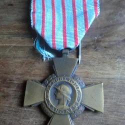 médaille ww1  CROIX DU COMBATTANT