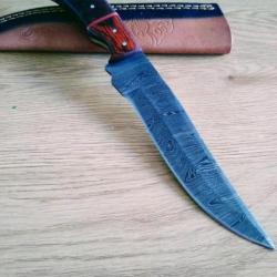 Poignard couteau damas 256 couches + étui cuir fabrication artisanale réf 122