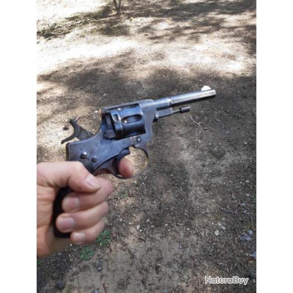 Revolver  nagant 7.5 mn