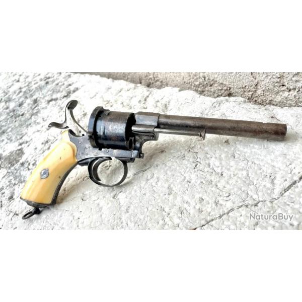 Grand revolver  broche type Lefaucheux / crosse ivoire