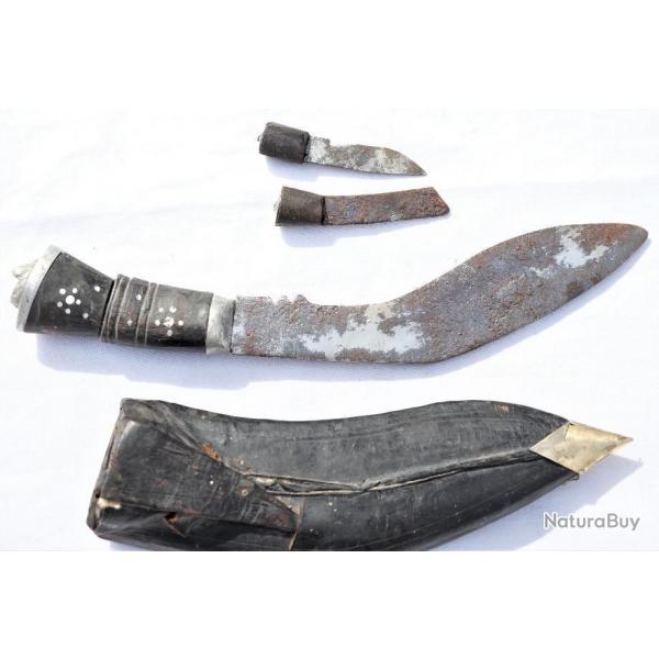 kukri khukuri - INDE - indien - ancien des annes 30 / 40 + fourreau et ses deux petits couteaux