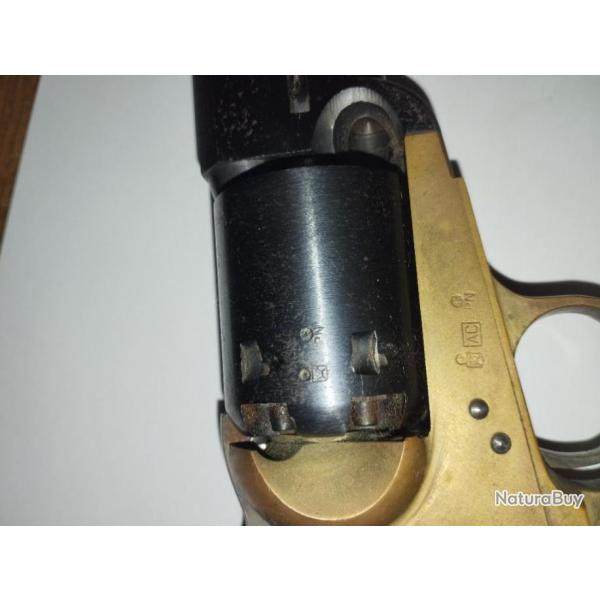 Revolver Colt Navy 1851 calibre 36  poudre noire d'occasion