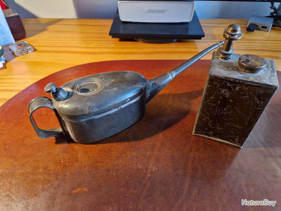 Soldat anglais WW2 burette + huilier Brosses, lingettes, lampes