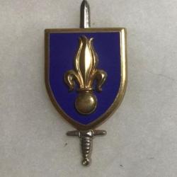 FRANCE INFANTERIE -Insigne Ecole d'Application d'Infanterie MONTPELLIER (attache manquante)