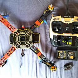 SUPER PRIX ...Drones en kit neuf  tout y est et aussi pièces pour un 2èm kit inclus ...