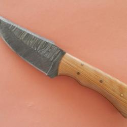 Couteau de chasse Skinner lame Damas avec son étuis