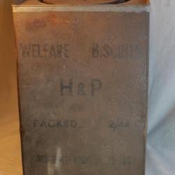 Grande boite ration biscuits britannique 15 lbs  WELFARE BISCUITS H&P février 1944 SL22WEL001