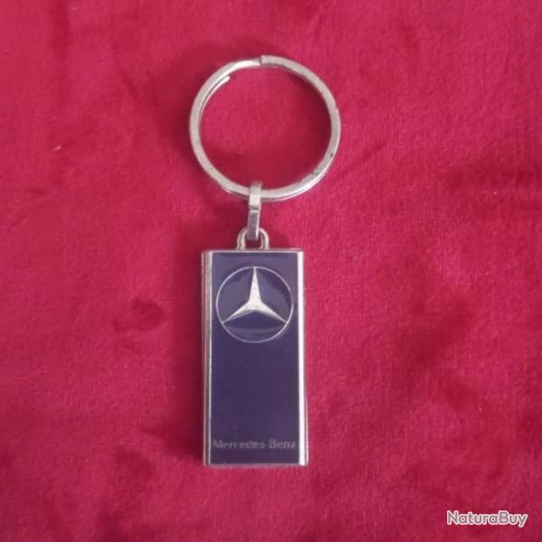 ancien porte clef  " MERCEDES "  1980